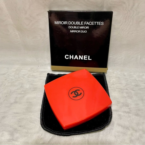 CHANEL Cimpact MirrorDouble Gacettes Duo - Red NIB with Velvet Pouch - Picture 1 of 9